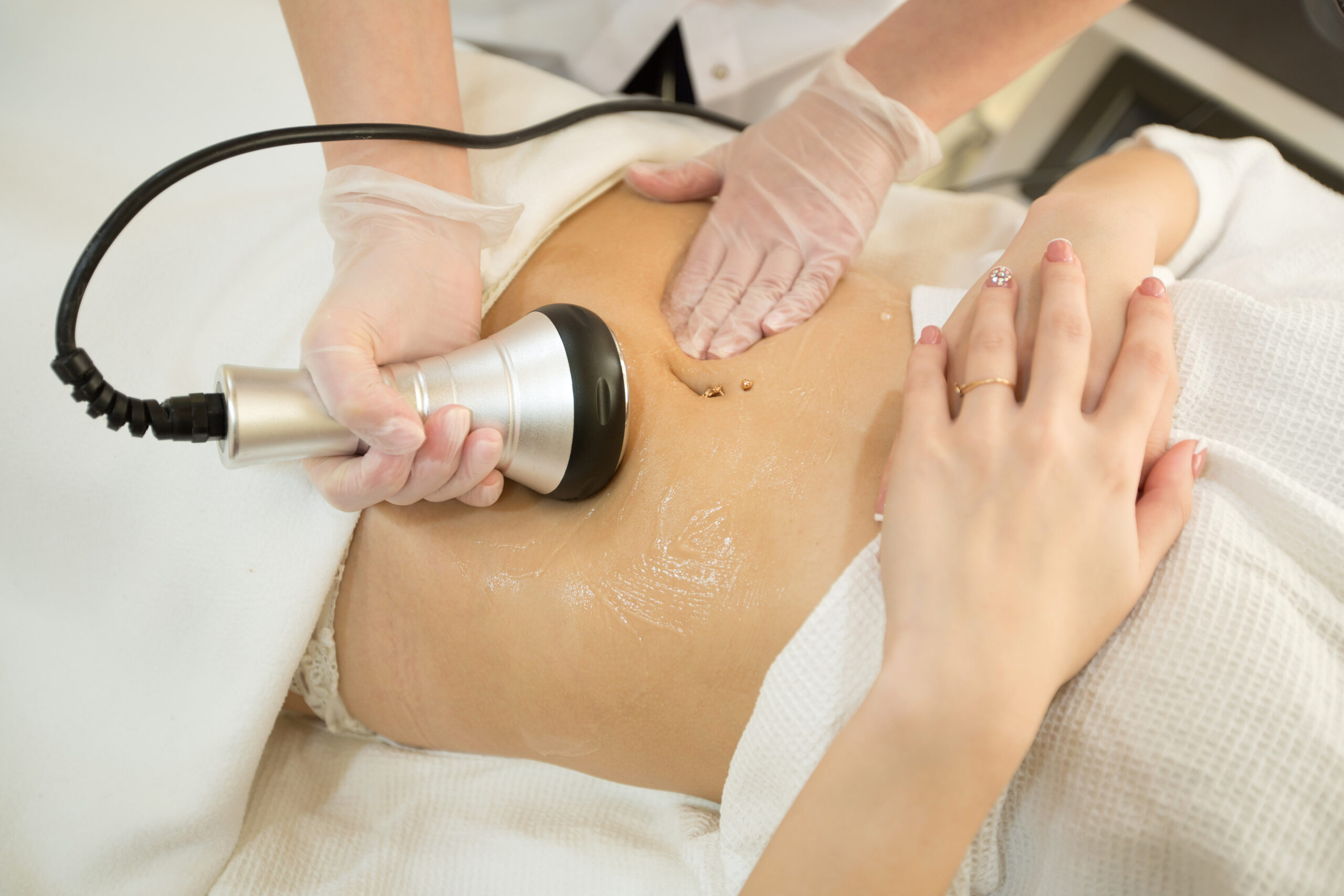 Girl,On,Anti-cellulite,Massage,In,The,Cabinet,Of,Cosmetology Drenaje Linfatico Post Lipo - Imagen 1